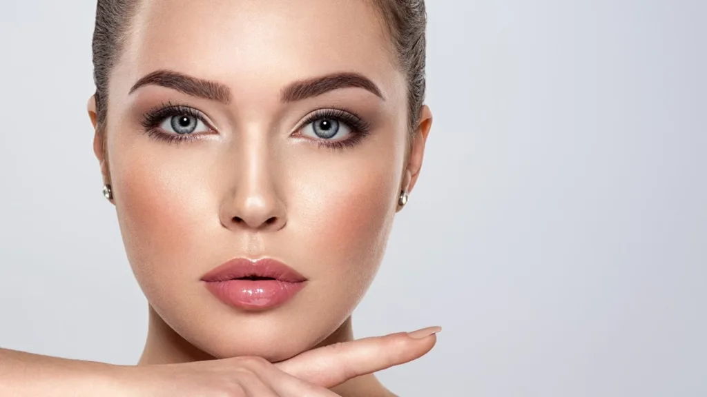 Chirurgie esthétique de l’ovale du visage : solutions pour un contour harmonieux