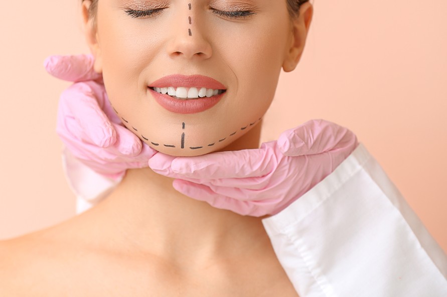 Génioplastie : harmoniser le profil grâce aux nouvelles techniques chirurgicales
